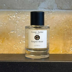 Grasse perfume excellence: the woody oriental depth of Grasse perfumes with Cedarwood.