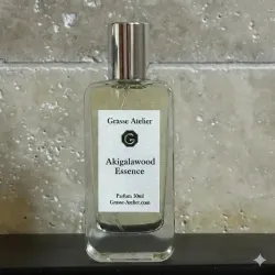 Akigalawood Essence — Perfume de Grasse Alta Concentración (20%) — Larga Duración — 50ml