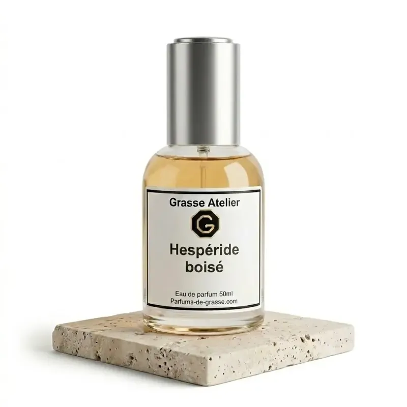 Eau de parfum, Bergamote, Héliotrope, Mousse de Chêne, Cuir, Ambre, Patchouli, Musc.