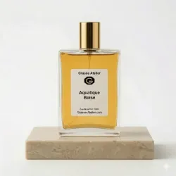 ACUÁTICO AMADERADO – Perfume de Nicho Notas Marinas Cedro Hombre | Grasse Atelier